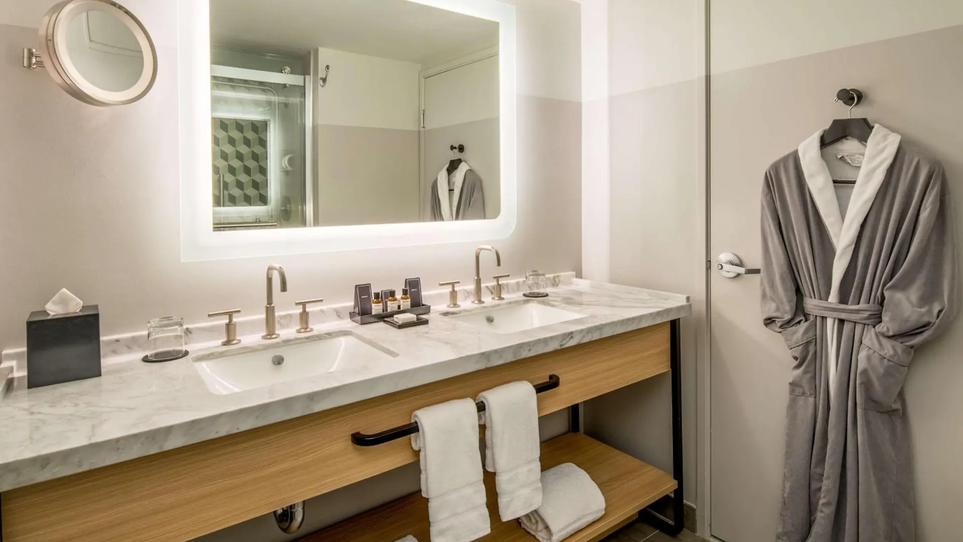 The Duniway Portland, A Hilton Hotel