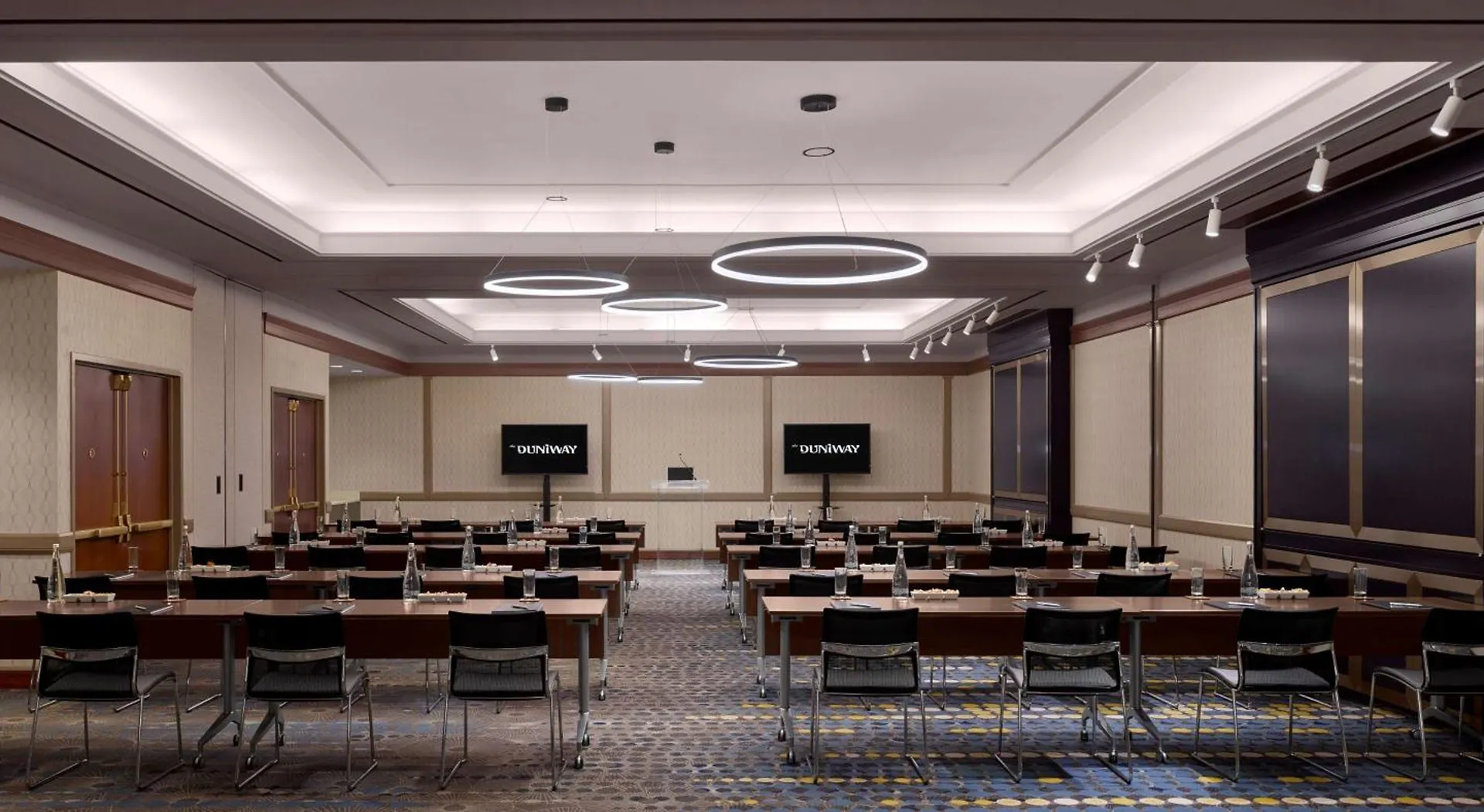 The Duniway Portland, A Hilton Hotel
