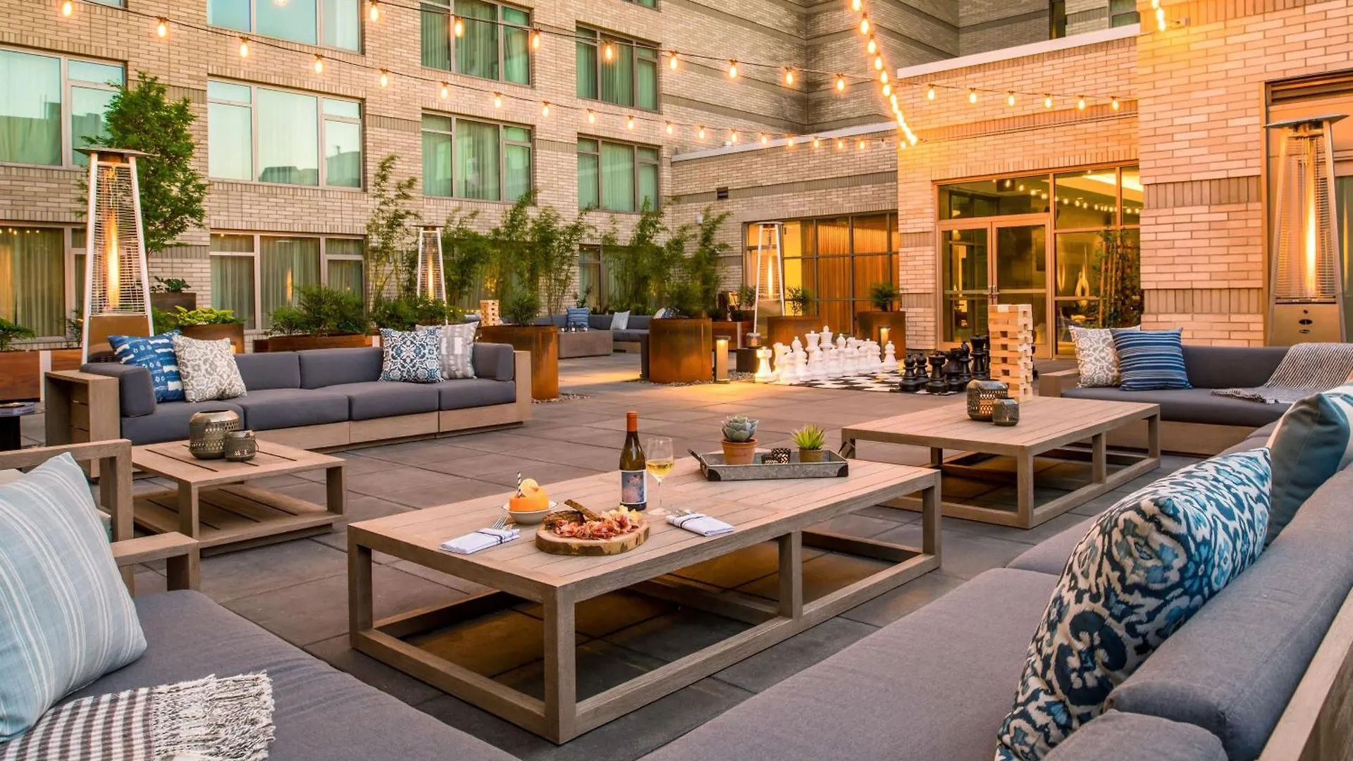 The Duniway Portland, A Hilton Hotel